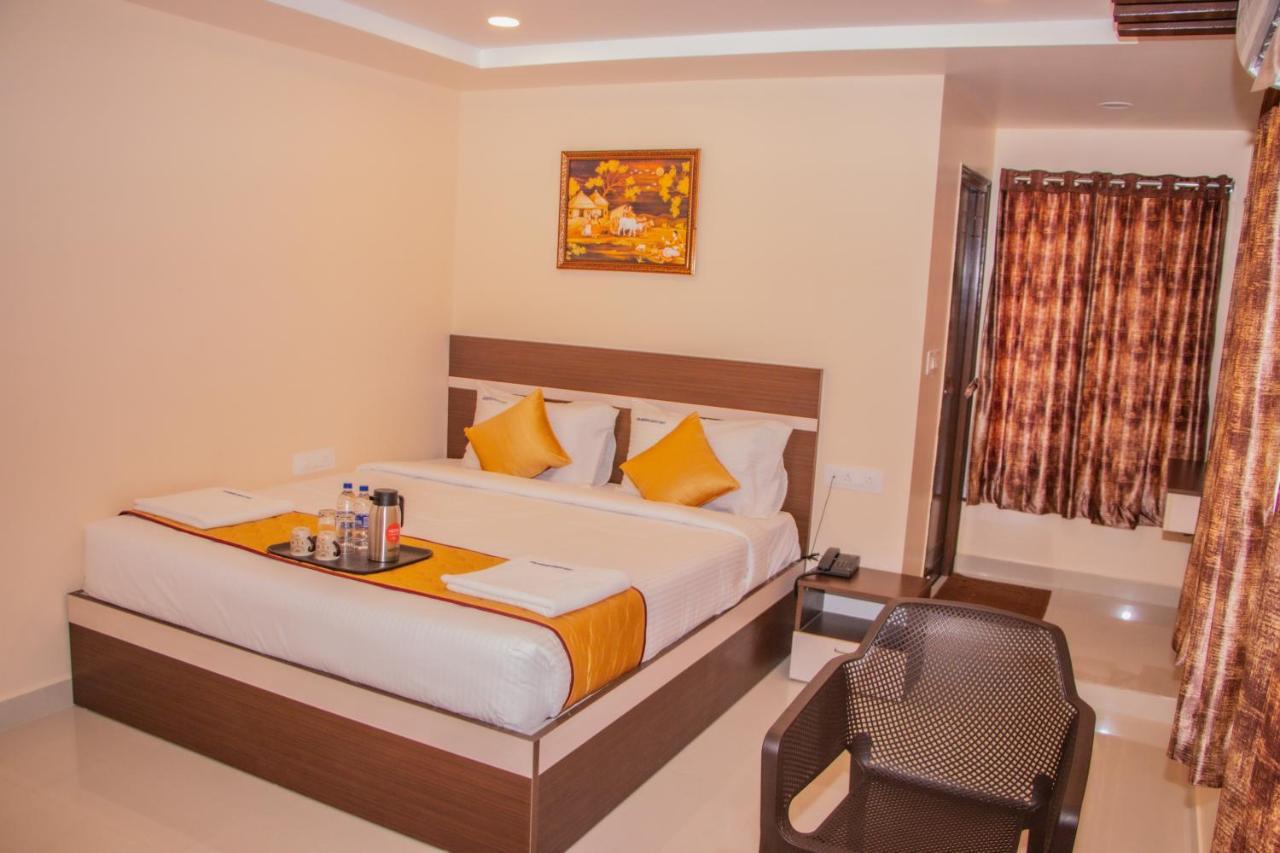 Hotel Mountview Comforts تيروباتي المظهر الخارجي الصورة