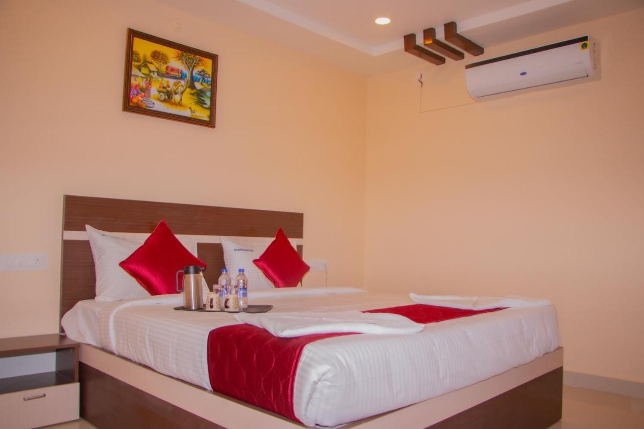 Hotel Mountview Comforts تيروباتي المظهر الخارجي الصورة