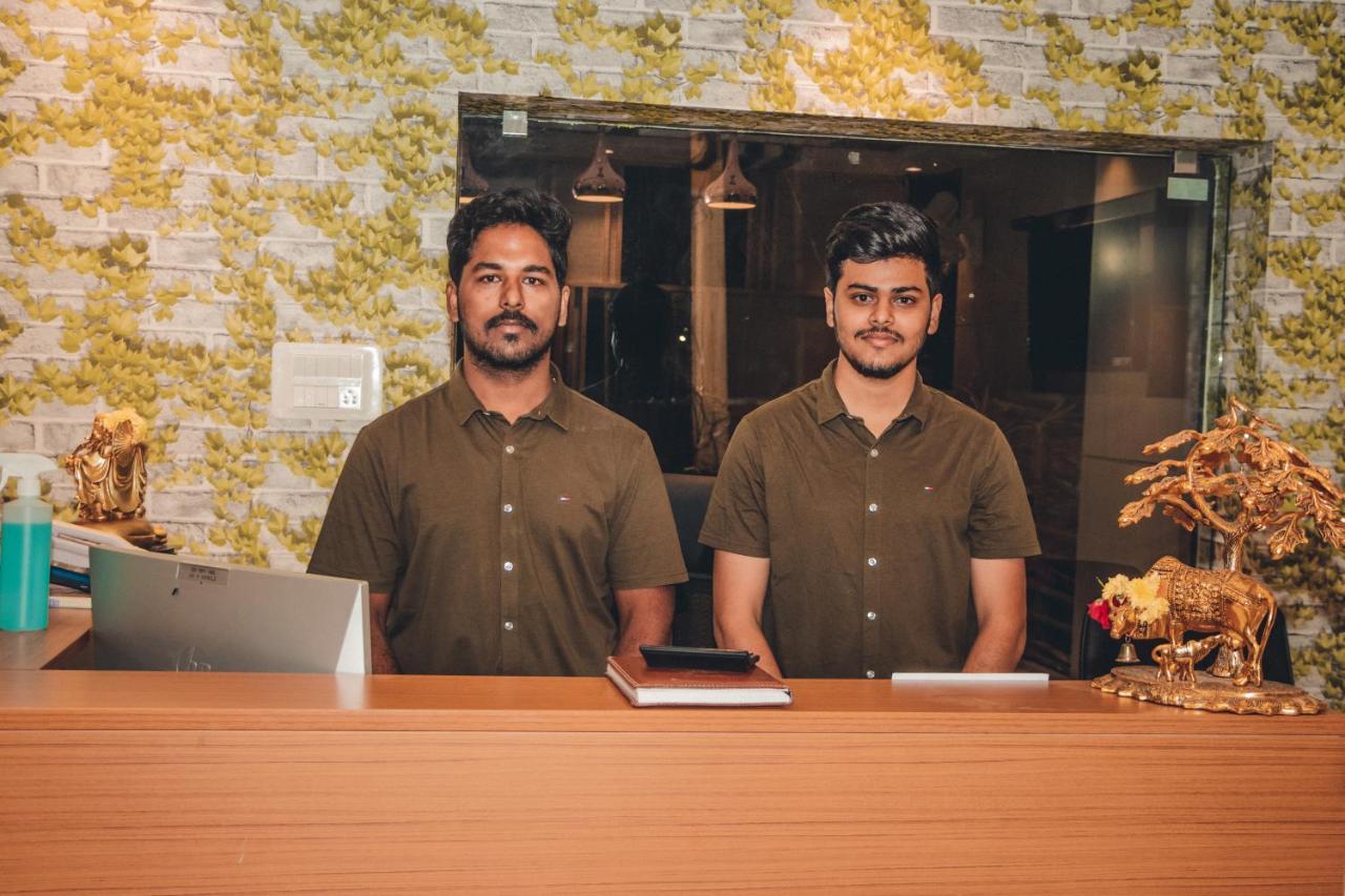 Hotel Mountview Comforts تيروباتي المظهر الخارجي الصورة