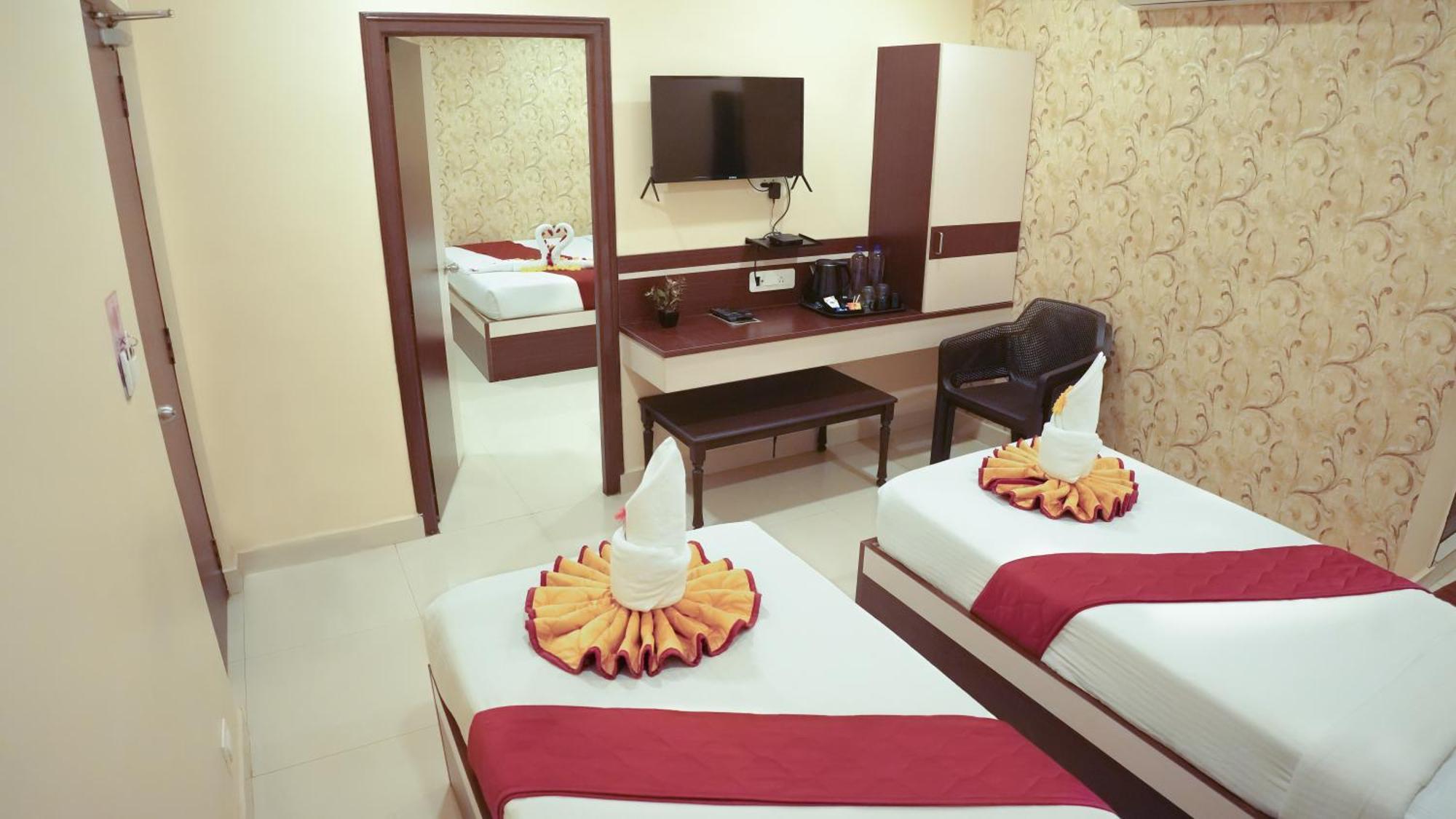 Hotel Mountview Comforts تيروباتي المظهر الخارجي الصورة