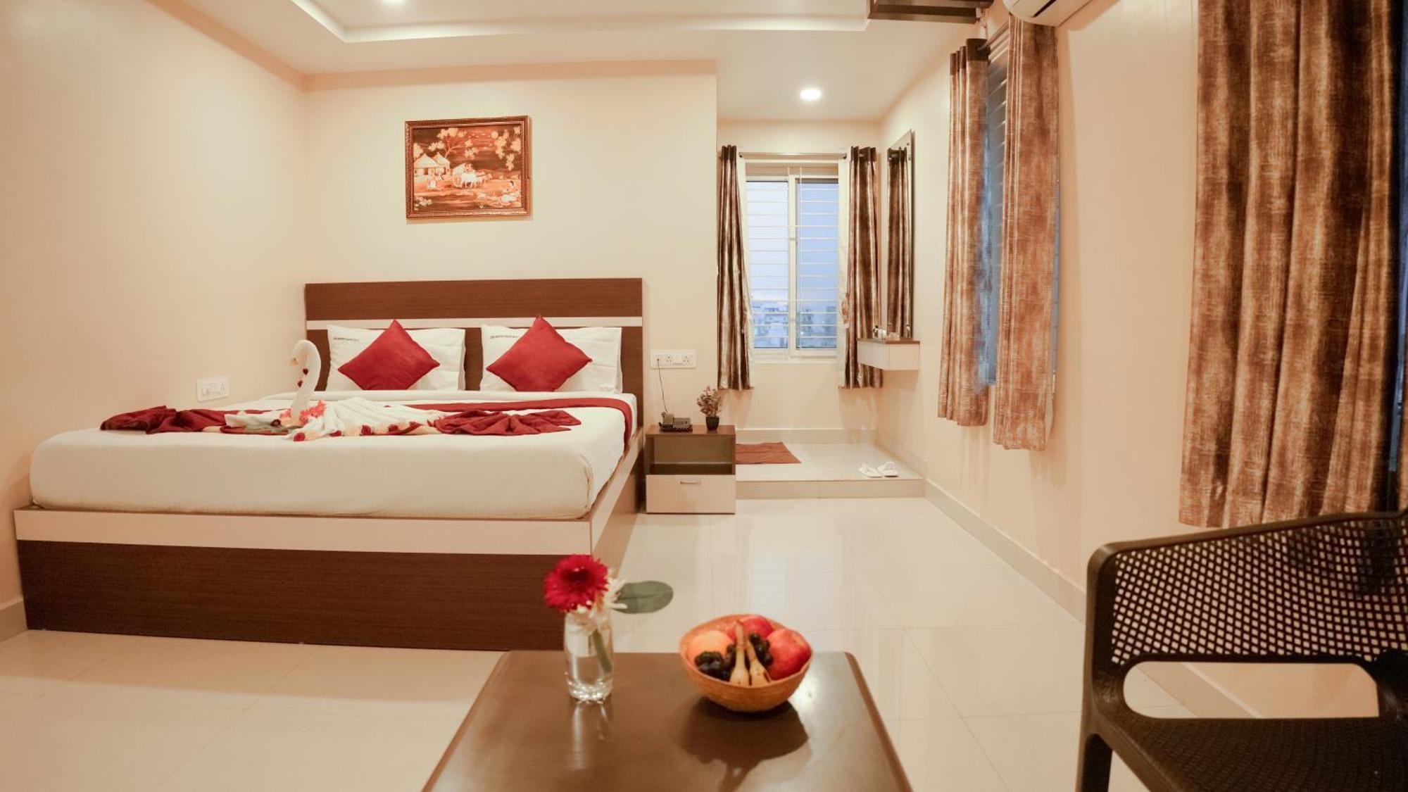 Hotel Mountview Comforts تيروباتي المظهر الخارجي الصورة