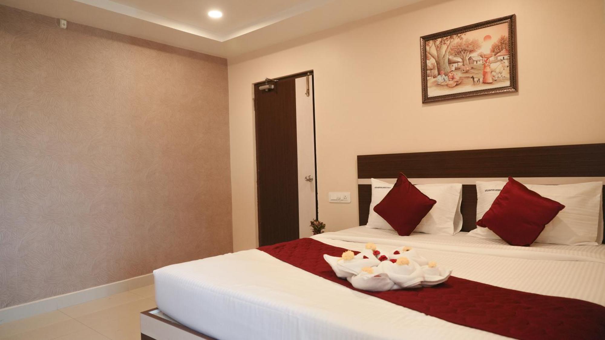 Hotel Mountview Comforts تيروباتي المظهر الخارجي الصورة