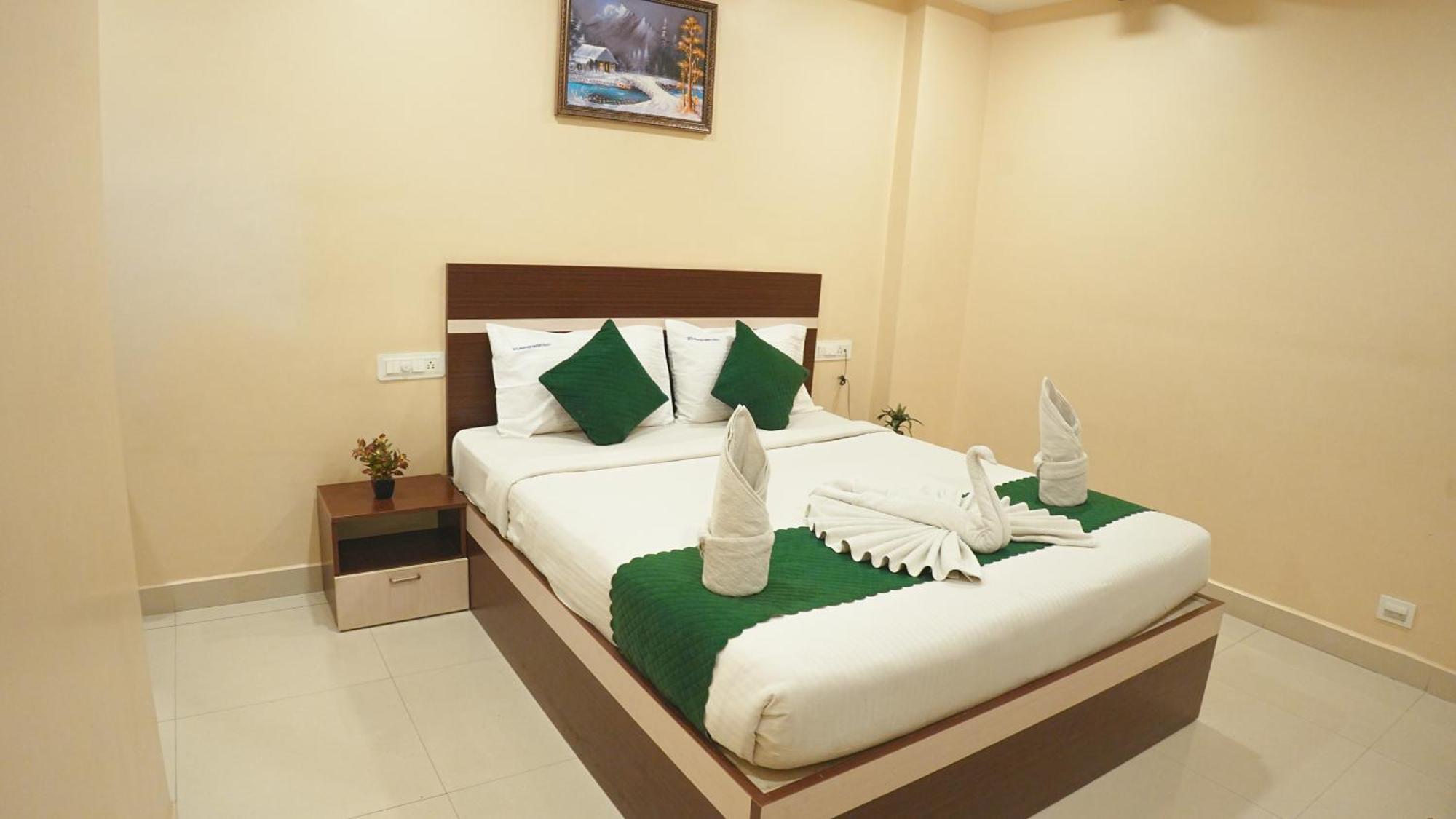 Hotel Mountview Comforts تيروباتي المظهر الخارجي الصورة