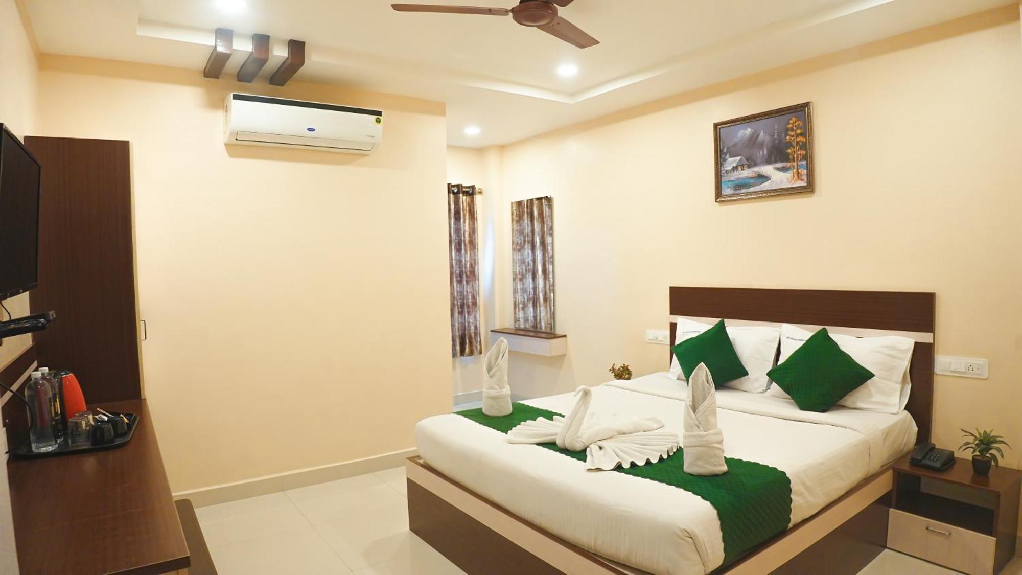 Hotel Mountview Comforts تيروباتي المظهر الخارجي الصورة