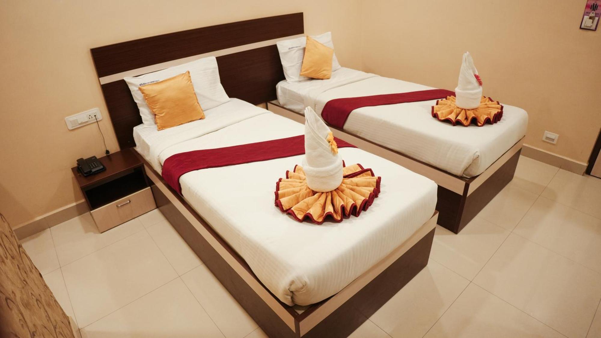 Hotel Mountview Comforts تيروباتي المظهر الخارجي الصورة