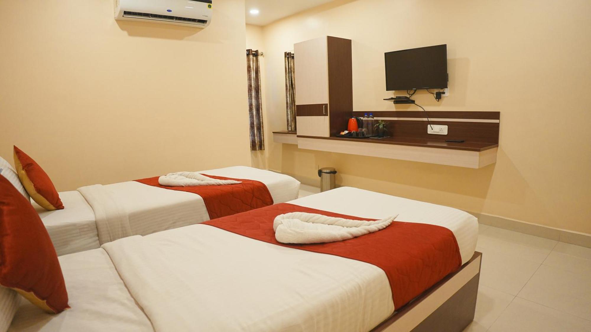 Hotel Mountview Comforts تيروباتي المظهر الخارجي الصورة